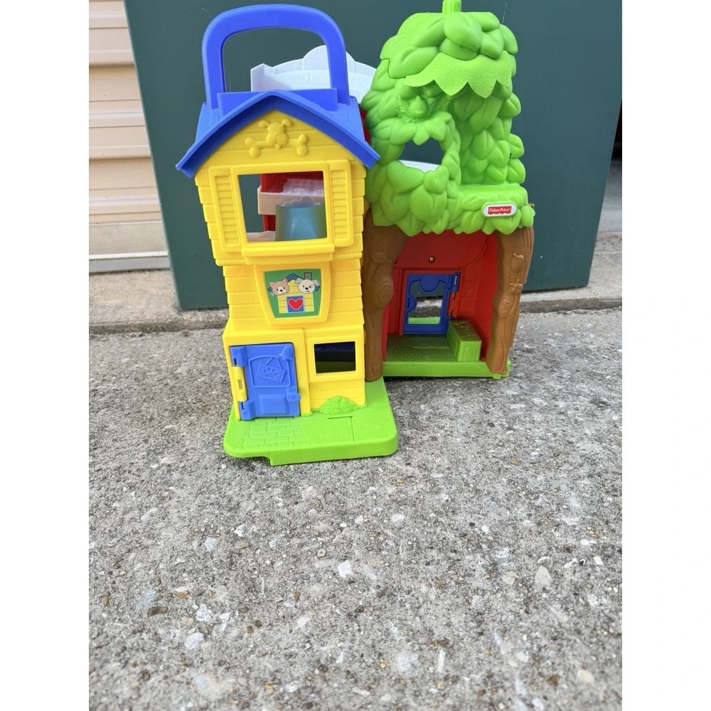 Little People Animal Resuce Adoption Center Vet Hospital Playset by Fisher Price